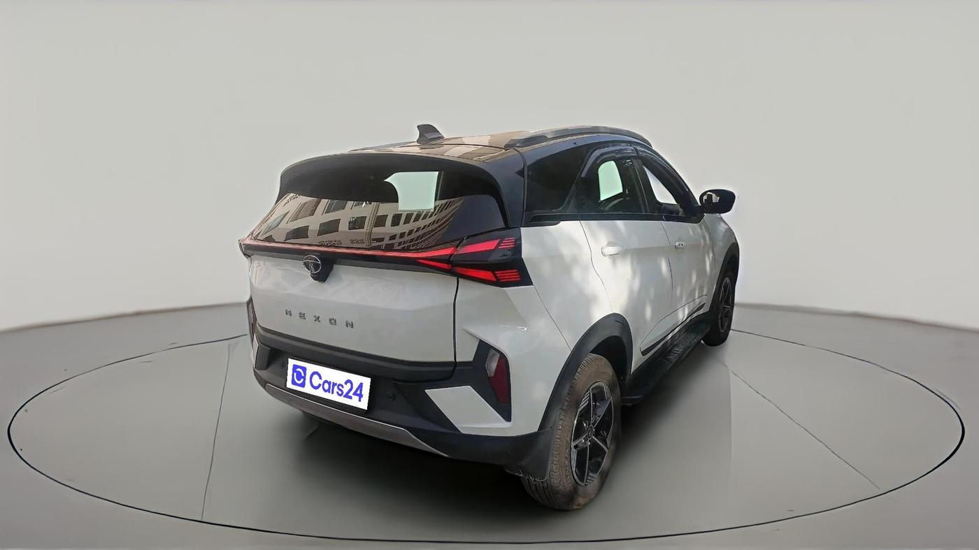 2023 Tata NEXON FEARLESS SUNROOF DUAL TONE 1.2 PETROL, Petrol, Manual, 16,060 km, exterior
