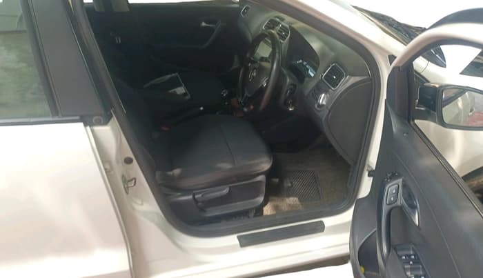 2018 Volkswagen Polo HIGHLINE1.5L, Diesel, Manual, 84,948 km, interior