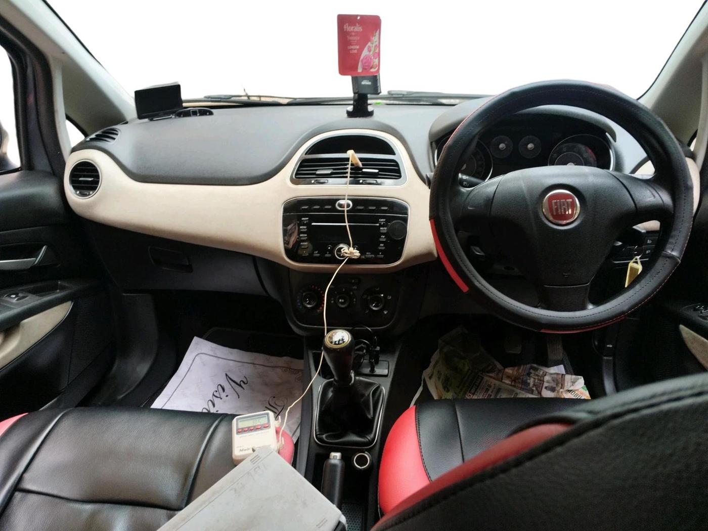2015 Fiat Grand Punto Active Multijet 1.3, Diesel, Manual, 1,43,514 km, interior