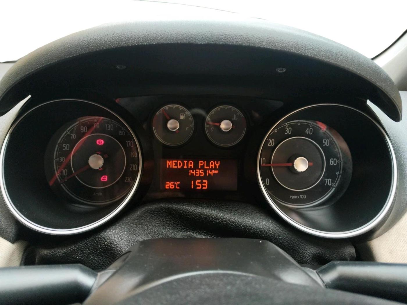 2015 Fiat Grand Punto Active Multijet 1.3, Diesel, Manual, 1,43,514 km, interior