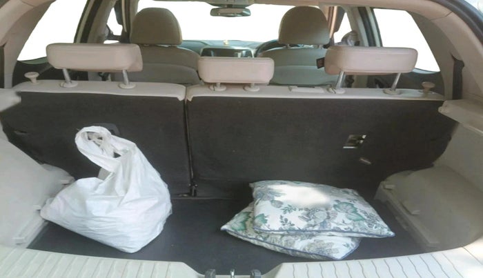 2019 Mahindra XUV300 W8 (O) 1.5 DIESEL, Diesel, Manual, 1,46,540 km, exterior