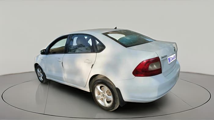 2015 Skoda Rapid AMBITION 1.5 TDI, Diesel, Manual, 1,74,397 km, exterior