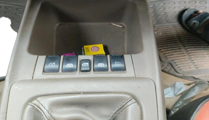 2013 Chevrolet Sail UVA 1.3 LT ABS, Diesel, Manual, 77,290 km, interior