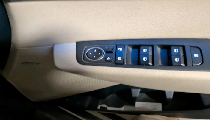 2022 KIA CARENS LUXURY PLUS 1.5 DIESEL AT 7 STR, Diesel, Automatic, 1,21,670 km, interior