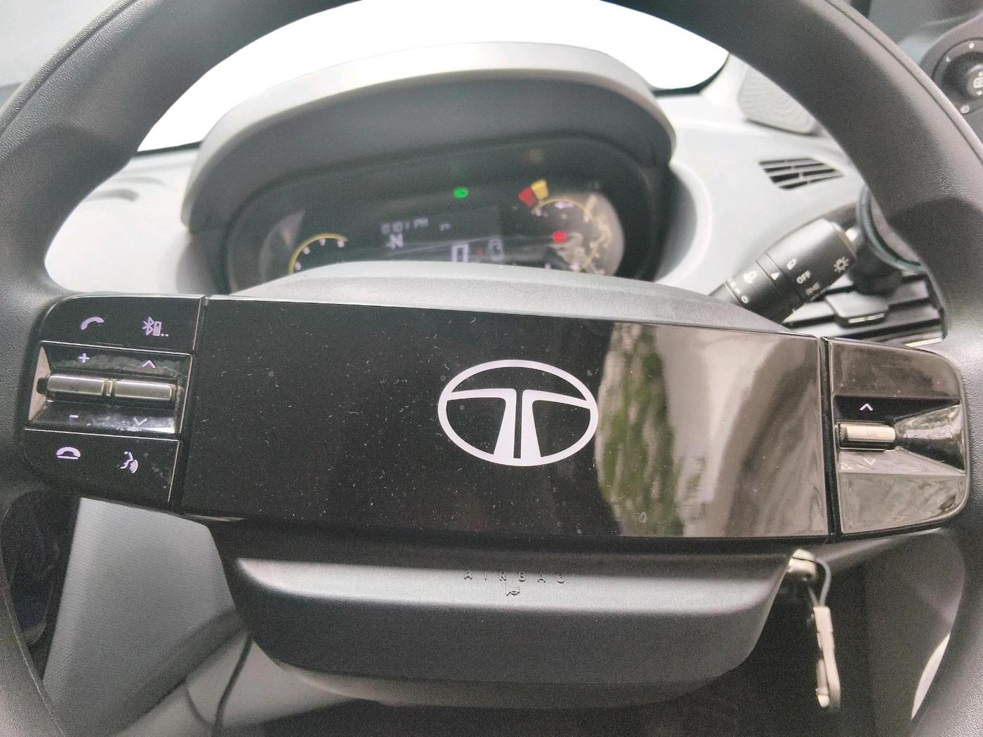 2025 Tata Tiago  XZA Plus CNG, CNG, Automatic, 7,806 km, interior