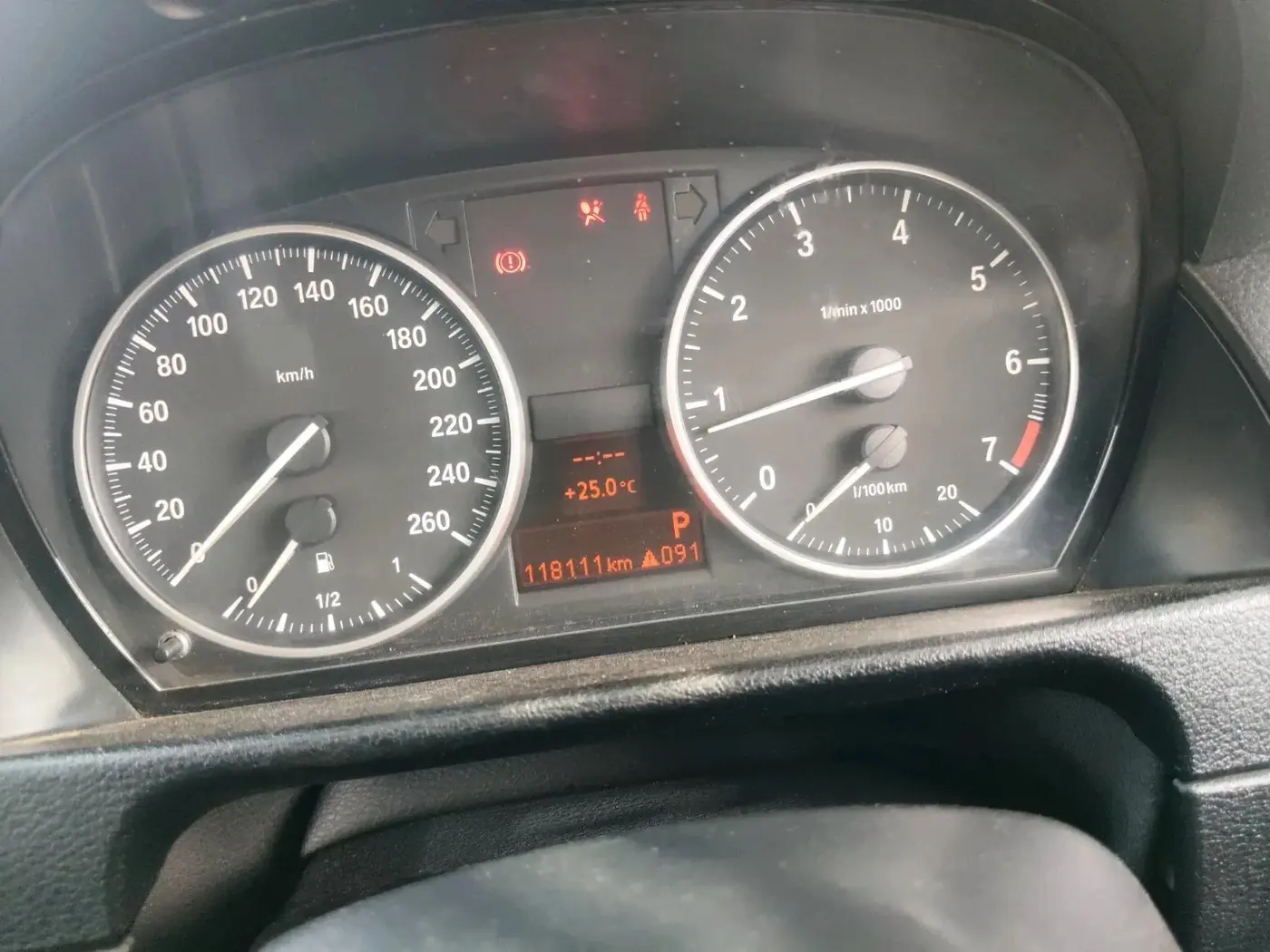 2011 BMW X1 SDRIVE 18I, Petrol, Automatic, 1,18,111 km, interior