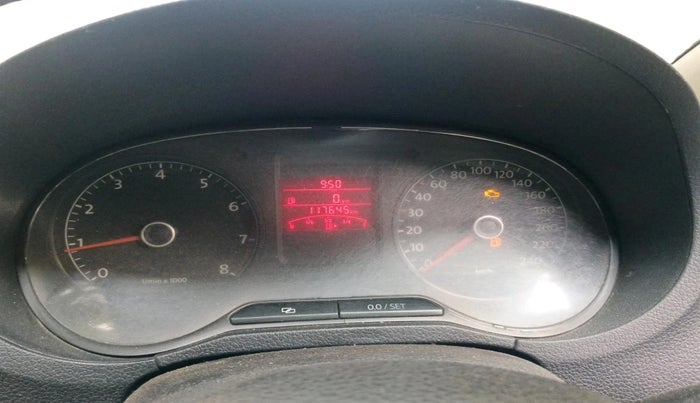 2013 Volkswagen Polo HIGHLINE1.2L, Petrol, Manual, 1,17,645 km, interior