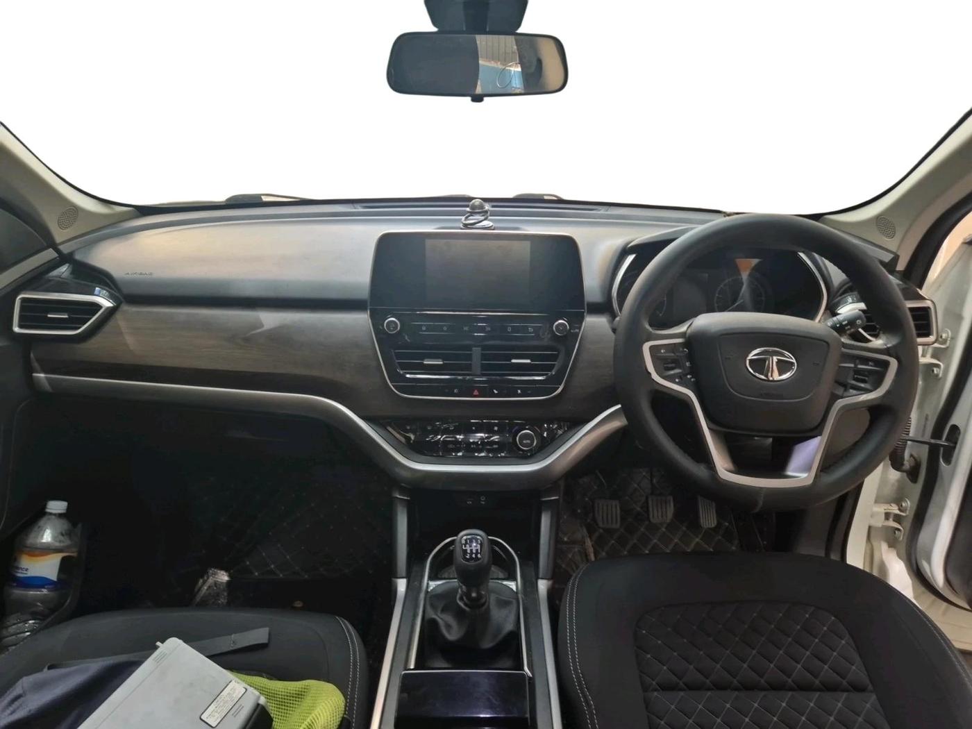 2022 Tata Harrier XT 2.0Lkryotec halo edition, Diesel, Manual, 17,167 km, interior