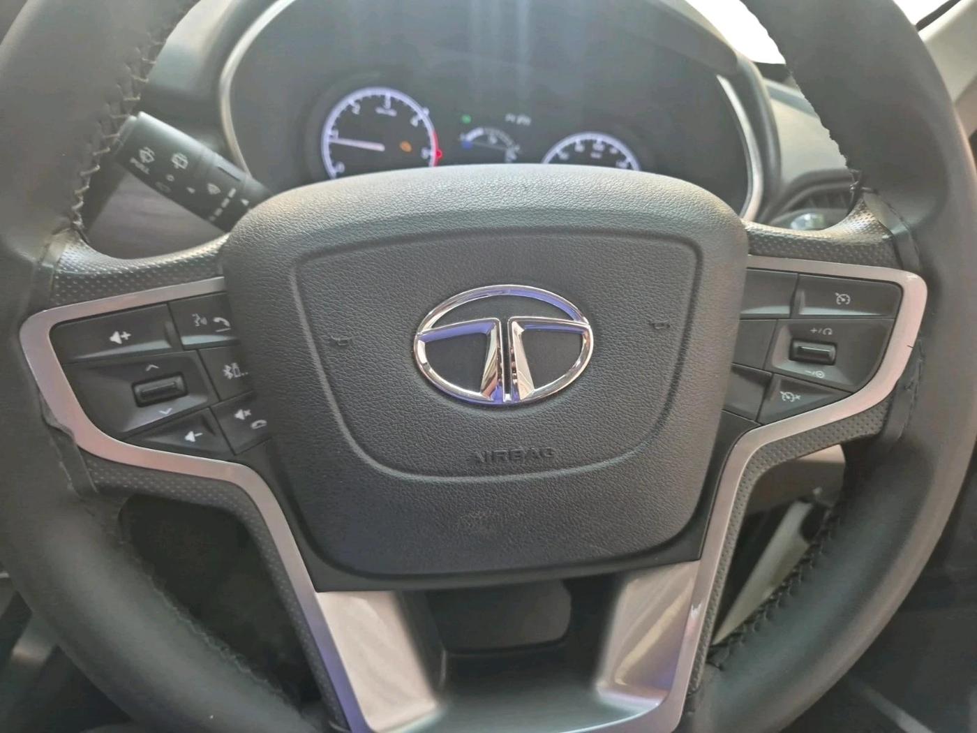 2022 Tata Harrier XT 2.0Lkryotec halo edition, Diesel, Manual, 17,167 km, interior