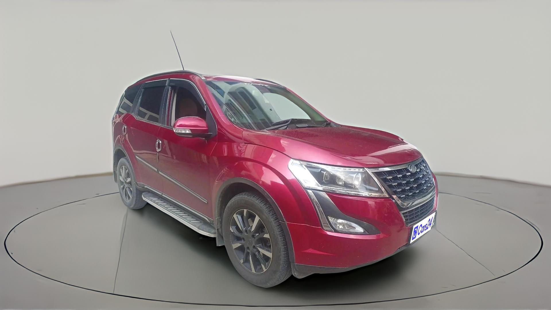 2019 Mahindra XUV500 W11