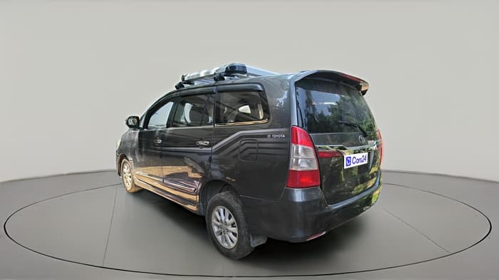 2014 Toyota Innova 2.5 VX 8 STR, Diesel, Manual, 1,67,516 km, exterior