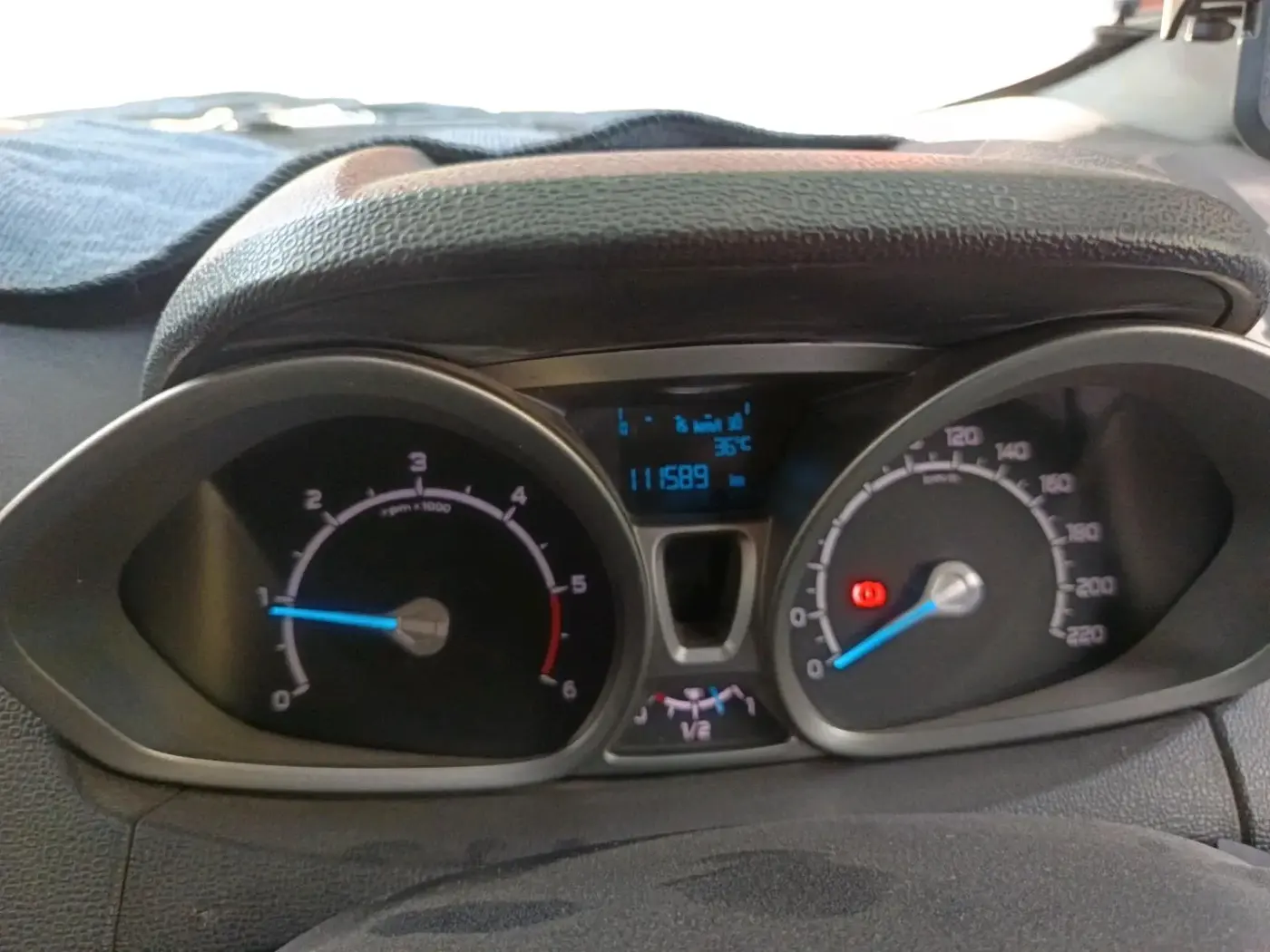 2014 Ford Ecosport TITANIUM 1.5L DIESEL, Diesel, Manual, 1,11,589 km, interior