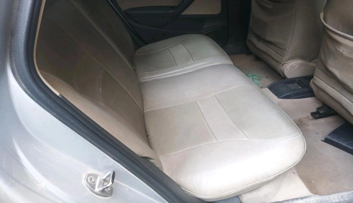 2011 Volkswagen Polo TRENDLINE 1.2L DIESEL, Diesel, Manual, 2,00,300 km, interior