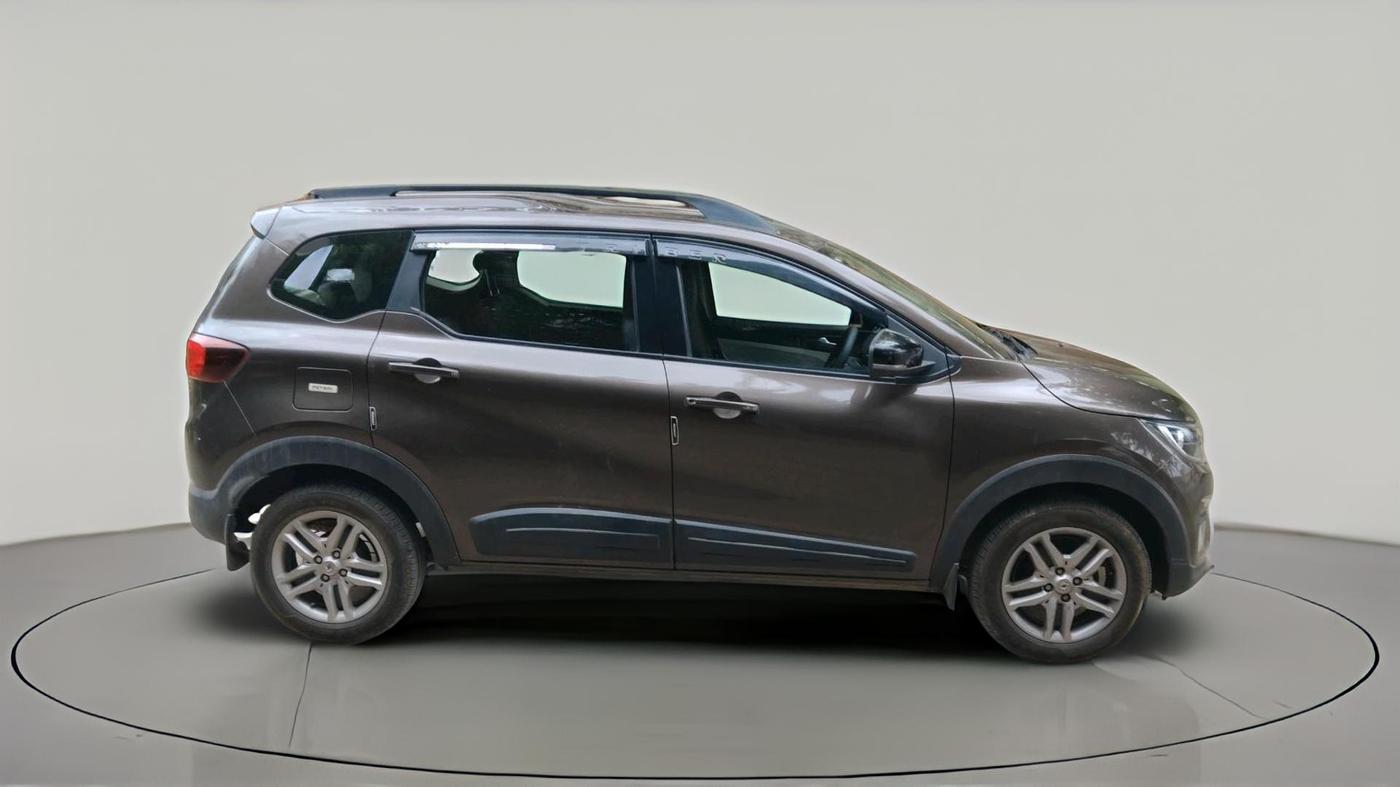 2022 Renault TRIBER RXZ AMT, Petrol, Automatic, 18,391 km, exterior