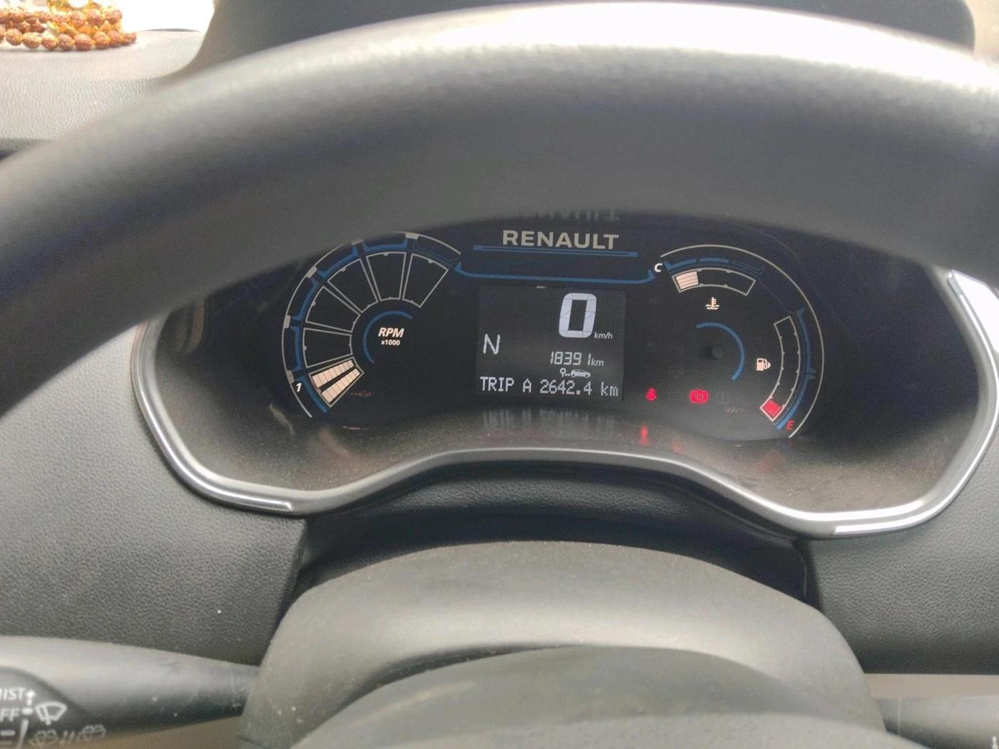 2022 Renault TRIBER RXZ AMT, Petrol, Automatic, 18,391 km, interior