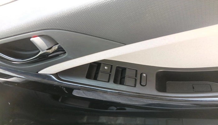 2025 Tata NEXON Pure Plus (S) 1.2 Petrol 6AMT, Petrol, Automatic, 817 km, interior