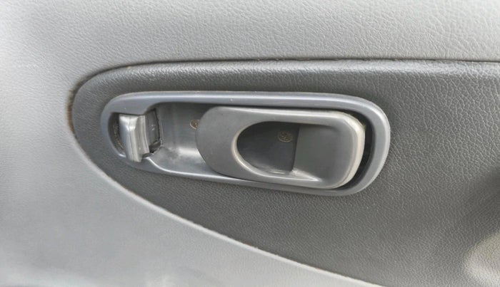 2006 Tata Indica V2 DLG, Diesel, Manual, 1,46,813 km, interior