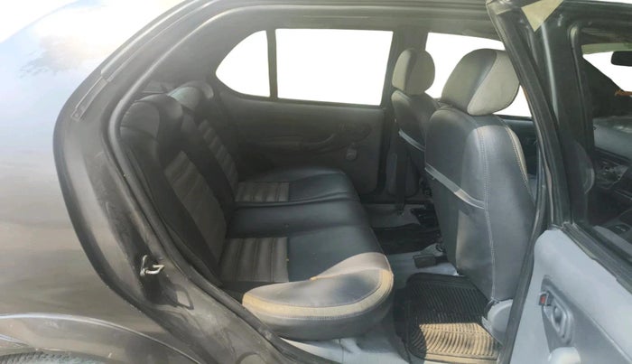 2006 Tata Indica V2 DLG, Diesel, Manual, 1,46,813 km, interior