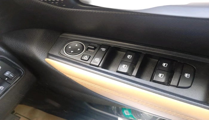 2024 KIA SONET HTX 1.5 AT, Diesel, Automatic, 57,158 km, interior