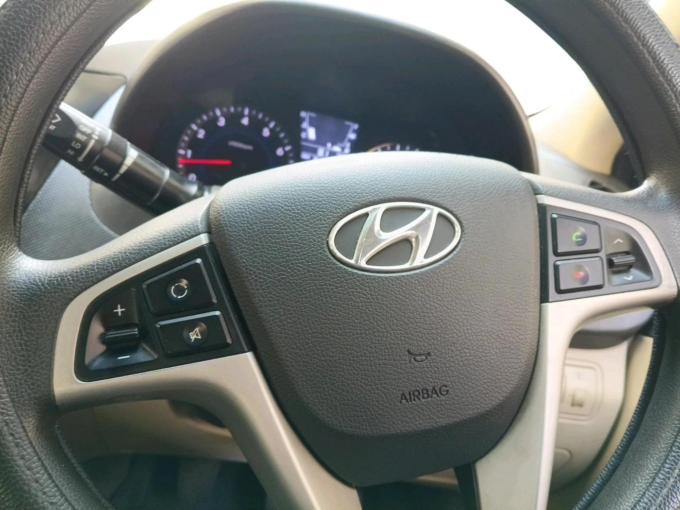 2013 Hyundai Verna FLUIDIC 1.6 VTVT EX, Petrol, Manual, 61,296 km, interior
