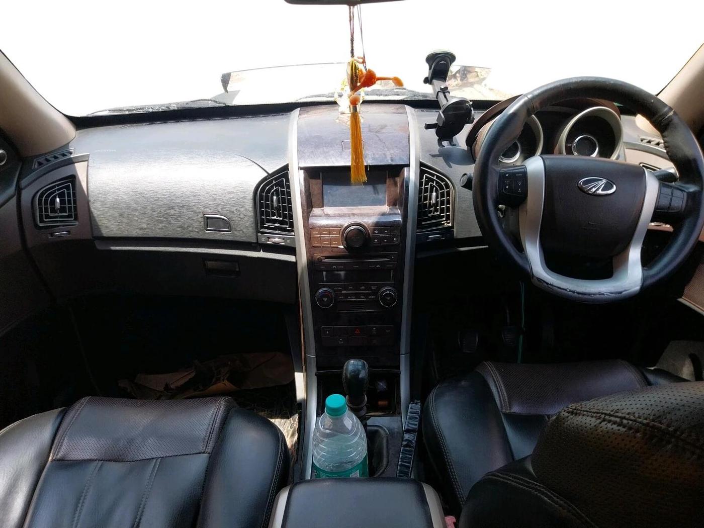2013 Mahindra XUV500 W8, Diesel, Manual, 1,04,172 km, interior