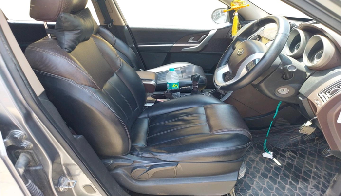 2013 Mahindra XUV500 W8, Diesel, Manual, 1,04,172 km, interior