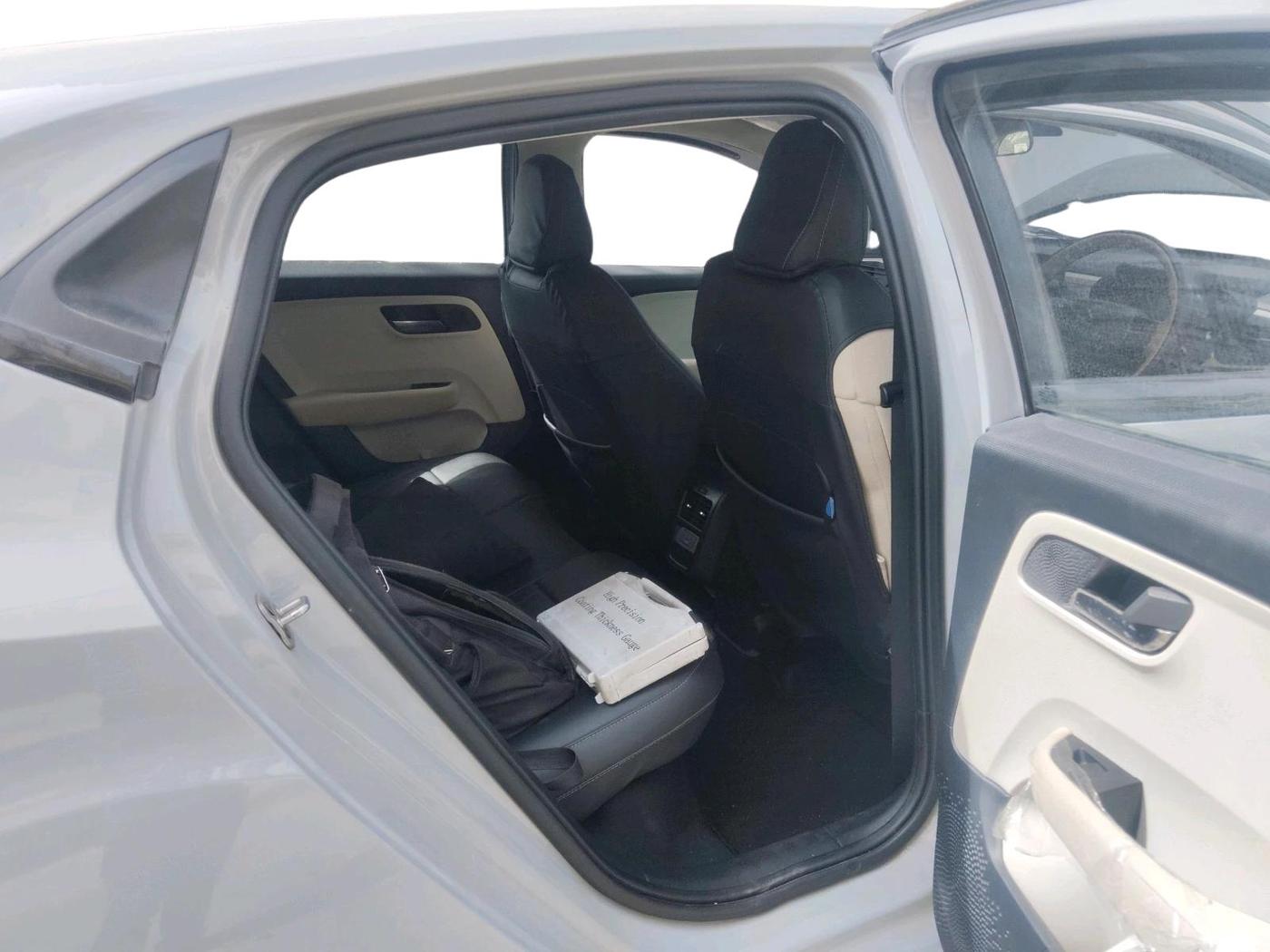 2025 Tata ALTROZ Creative Petrol 5AMT, Petrol, Automatic, 10,379 km, interior
