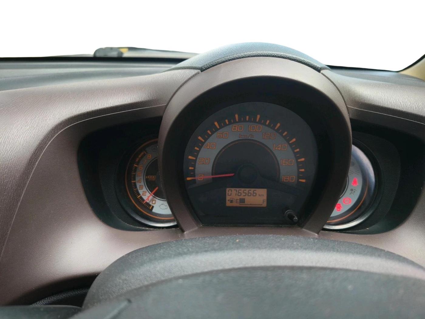 2012 Honda Brio V MT, Petrol, Manual, 76,566 km, interior