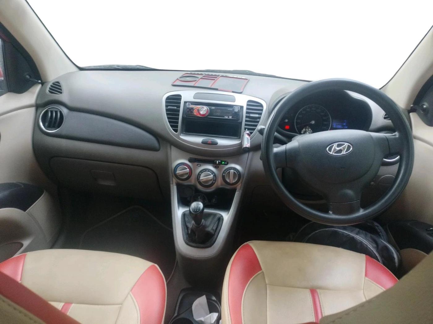 2013 Hyundai i10 MAGNA 1.1, Petrol, Manual, 81,390 km, interior