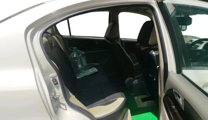 2011 Maruti SX4 ZDI, Diesel, Manual, 1,37,607 km, interior