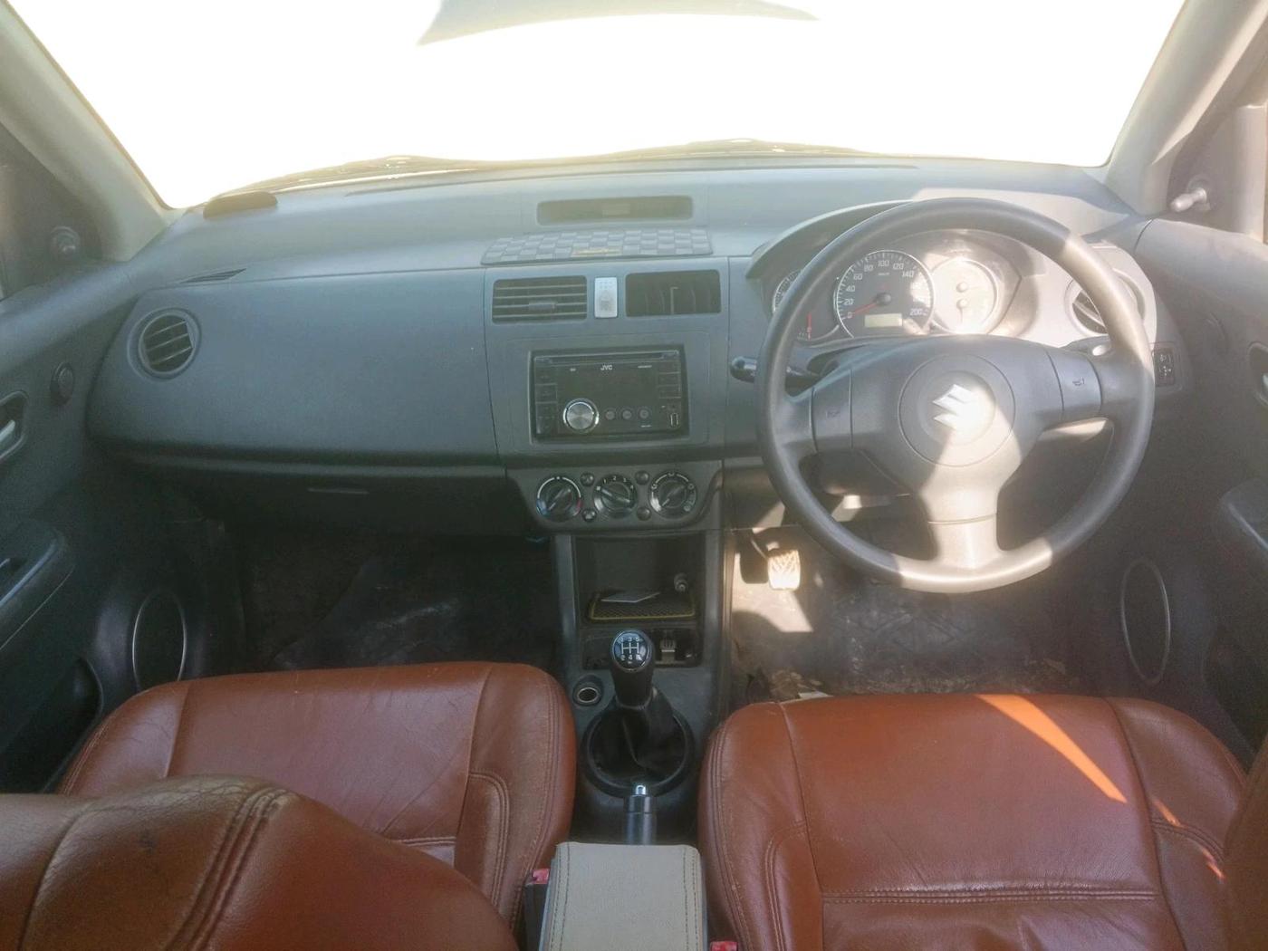 2010 Maruti Swift VXI, Petrol, Manual, 1,19,126 km, interior