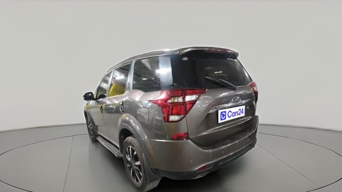 2018 Mahindra XUV500 W11 AT, Diesel, Automatic, 1,59,873 km, exterior