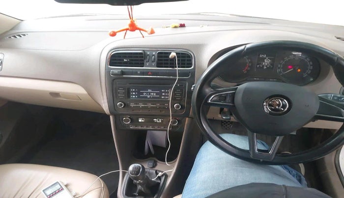 2014 Skoda Rapid 1.5 TDI CR ELEGANCE PLUS, Diesel, Manual, 1,15,487 km, interior