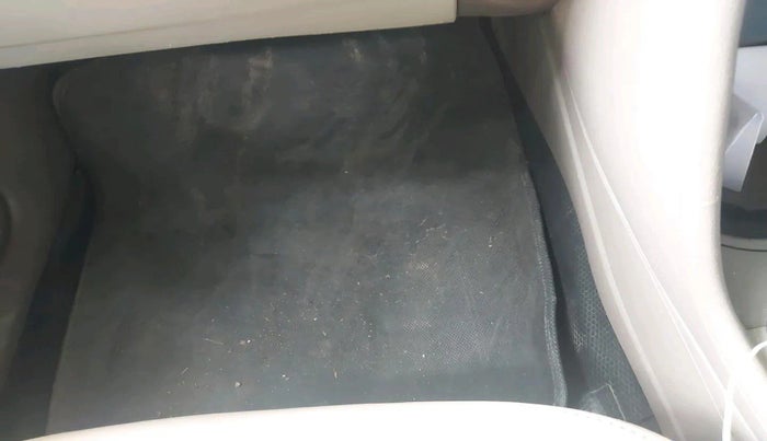 2014 Skoda Rapid 1.5 TDI CR ELEGANCE PLUS, Diesel, Manual, 1,15,487 km, interior