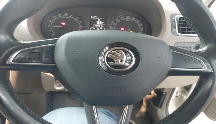 2014 Skoda Rapid 1.5 TDI CR ELEGANCE PLUS, Diesel, Manual, 1,15,487 km, interior