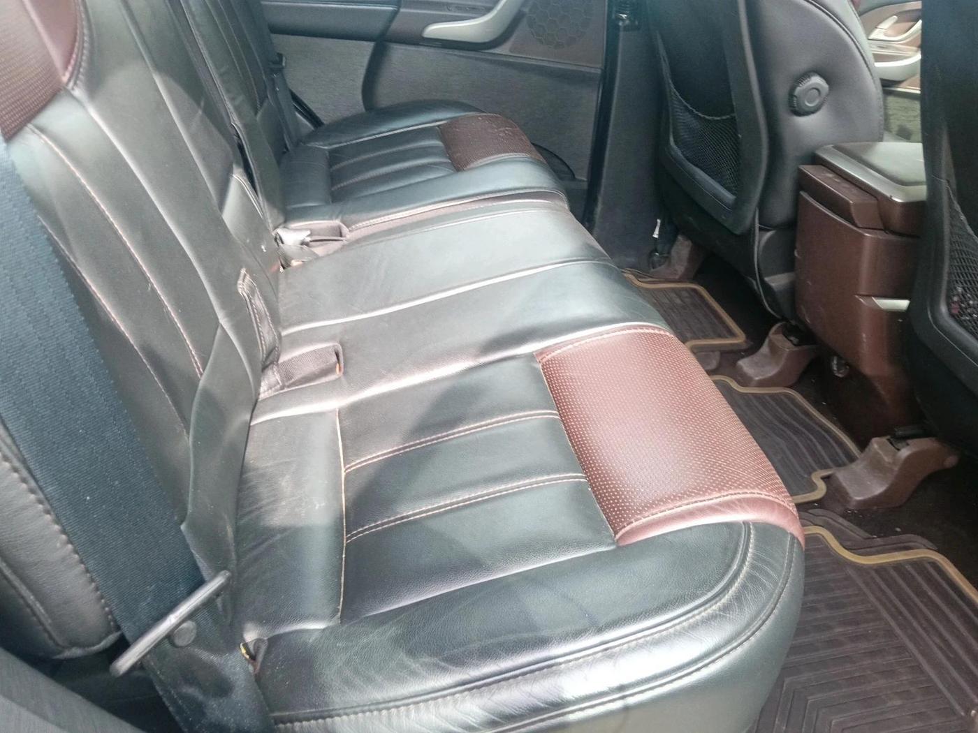 2012 Mahindra XUV500 W8, Diesel, Manual, 63,796 km, interior