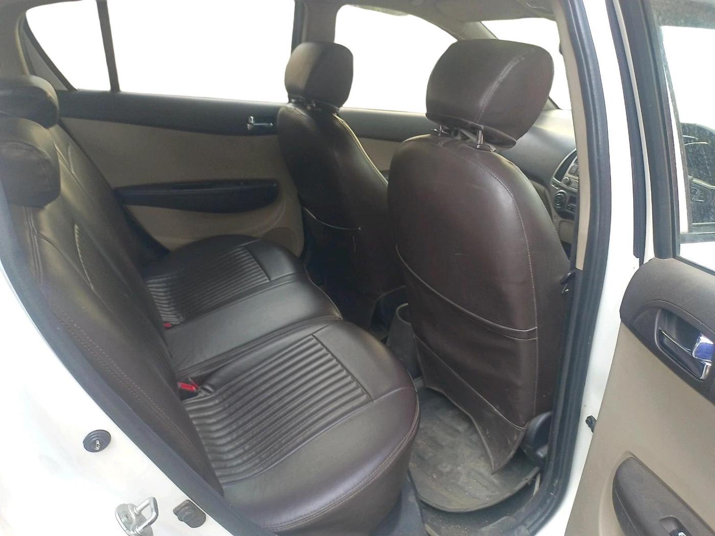 2014 Hyundai i20 SPORTZ 1.2, Petrol, Manual, 80,948 km, interior