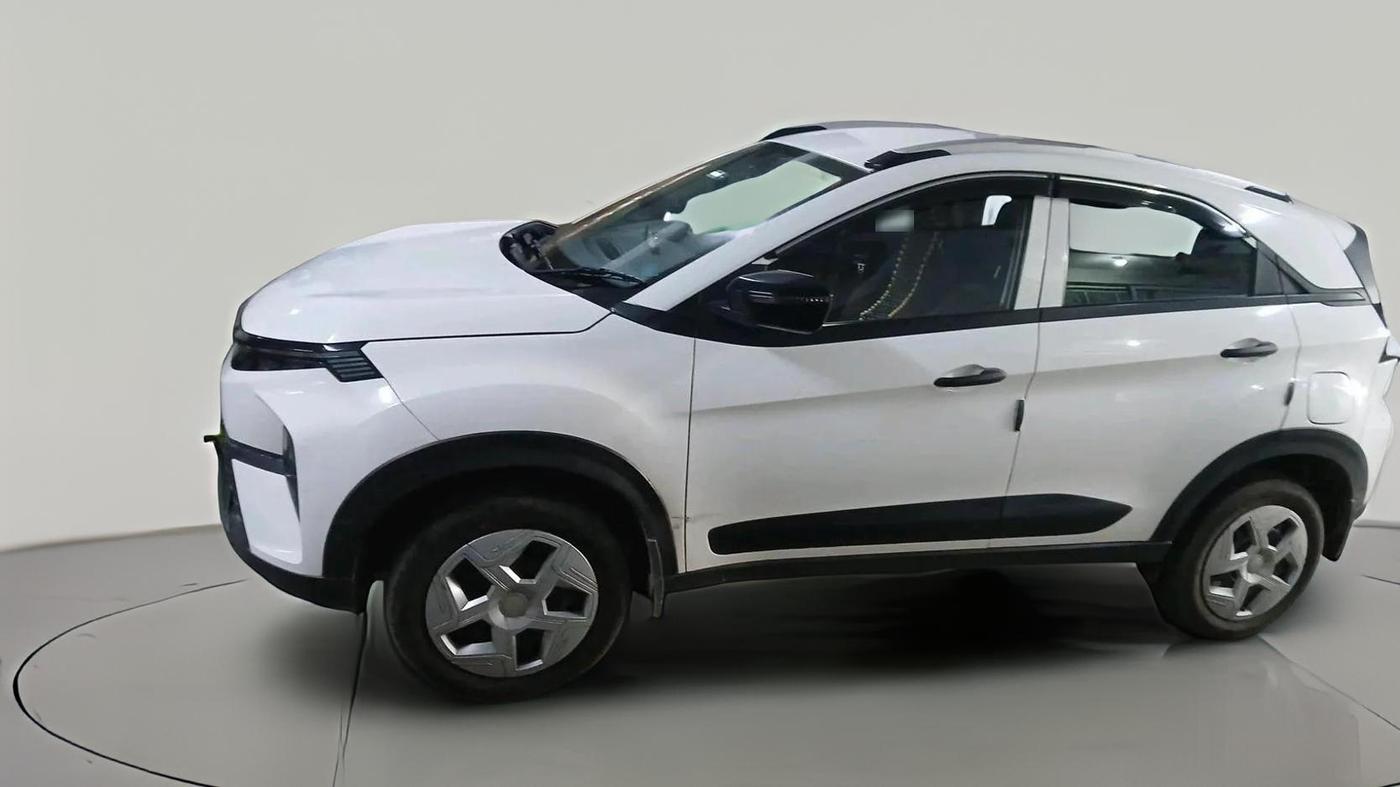 2025 Tata NEXON Smart Plus 1.2 Revotron 6 AMT, Petrol, Automatic, 13,524 km, exterior