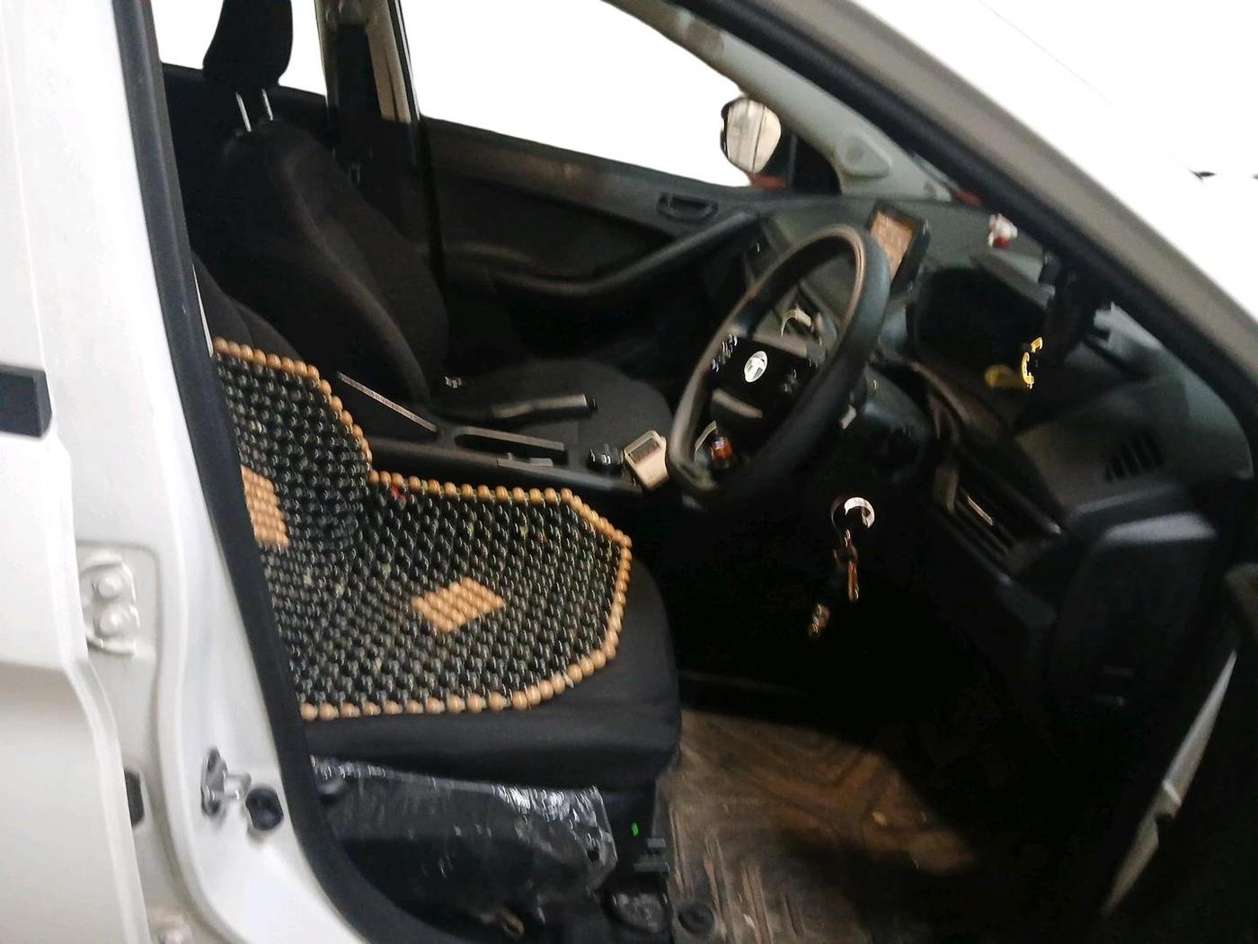 2025 Tata NEXON Smart Plus 1.2 Revotron 6 AMT, Petrol, Automatic, 13,524 km, interior