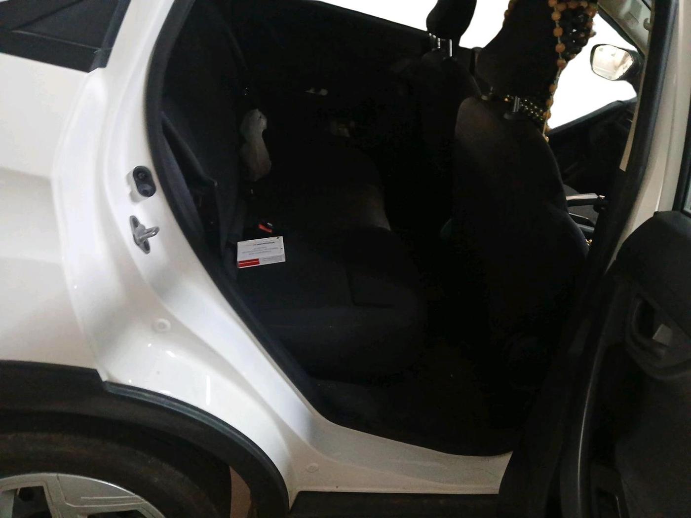 2025 Tata NEXON Smart Plus 1.2 Revotron 6 AMT, Petrol, Automatic, 13,524 km, interior