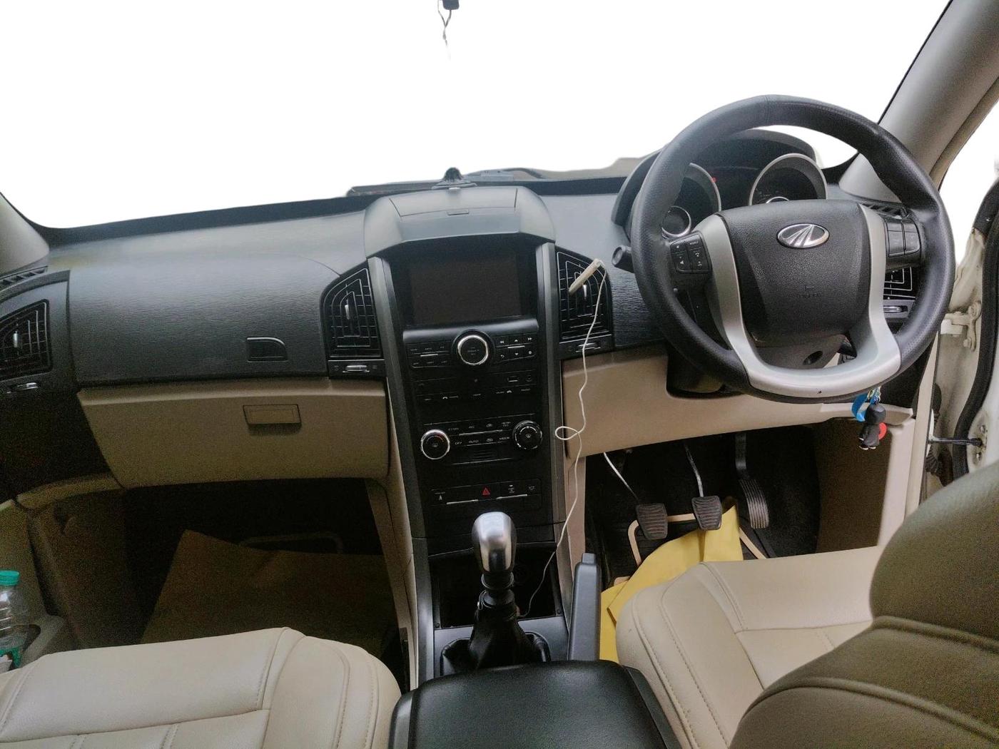 2018 Mahindra XUV500 W6, Diesel, Manual, 89,440 km, interior