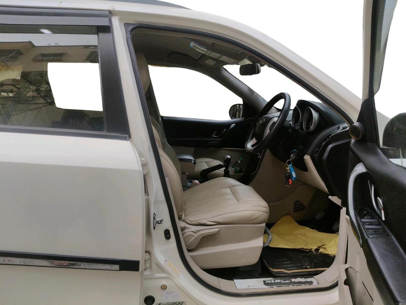 2018 Mahindra XUV500 W6, Diesel, Manual, 89,440 km, interior