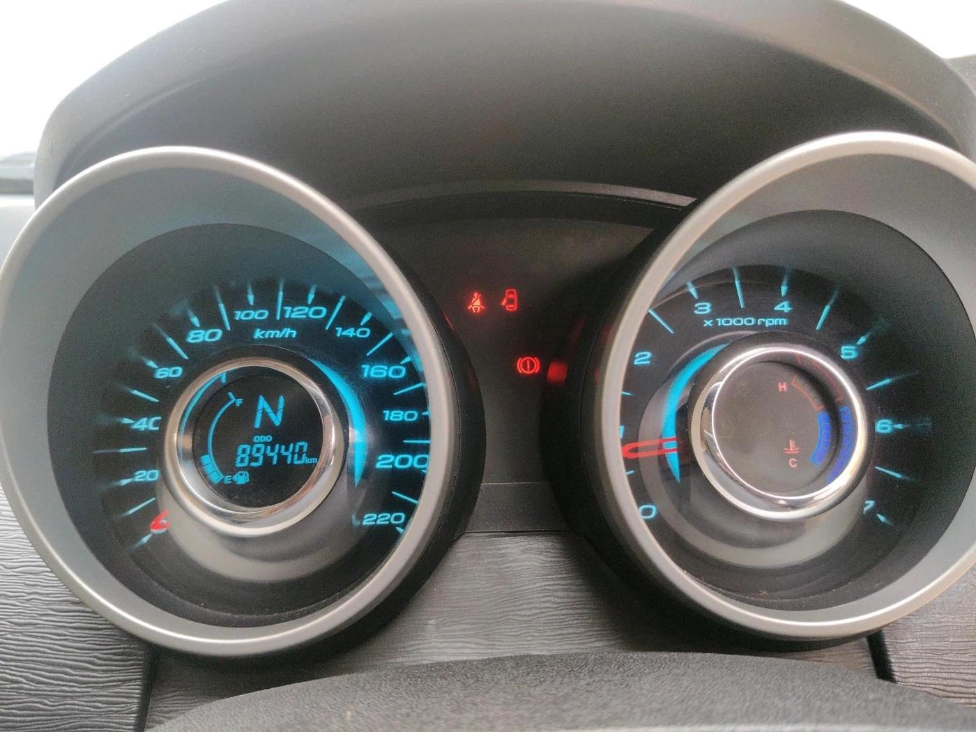 2018 Mahindra XUV500 W6, Diesel, Manual, 89,440 km, interior