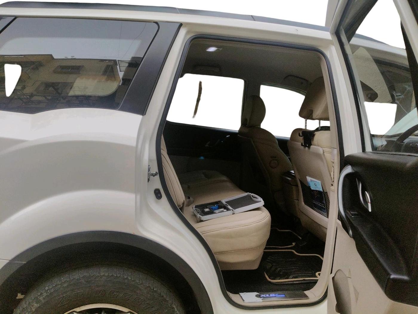 2018 Mahindra XUV500 W6, Diesel, Manual, 89,440 km, interior