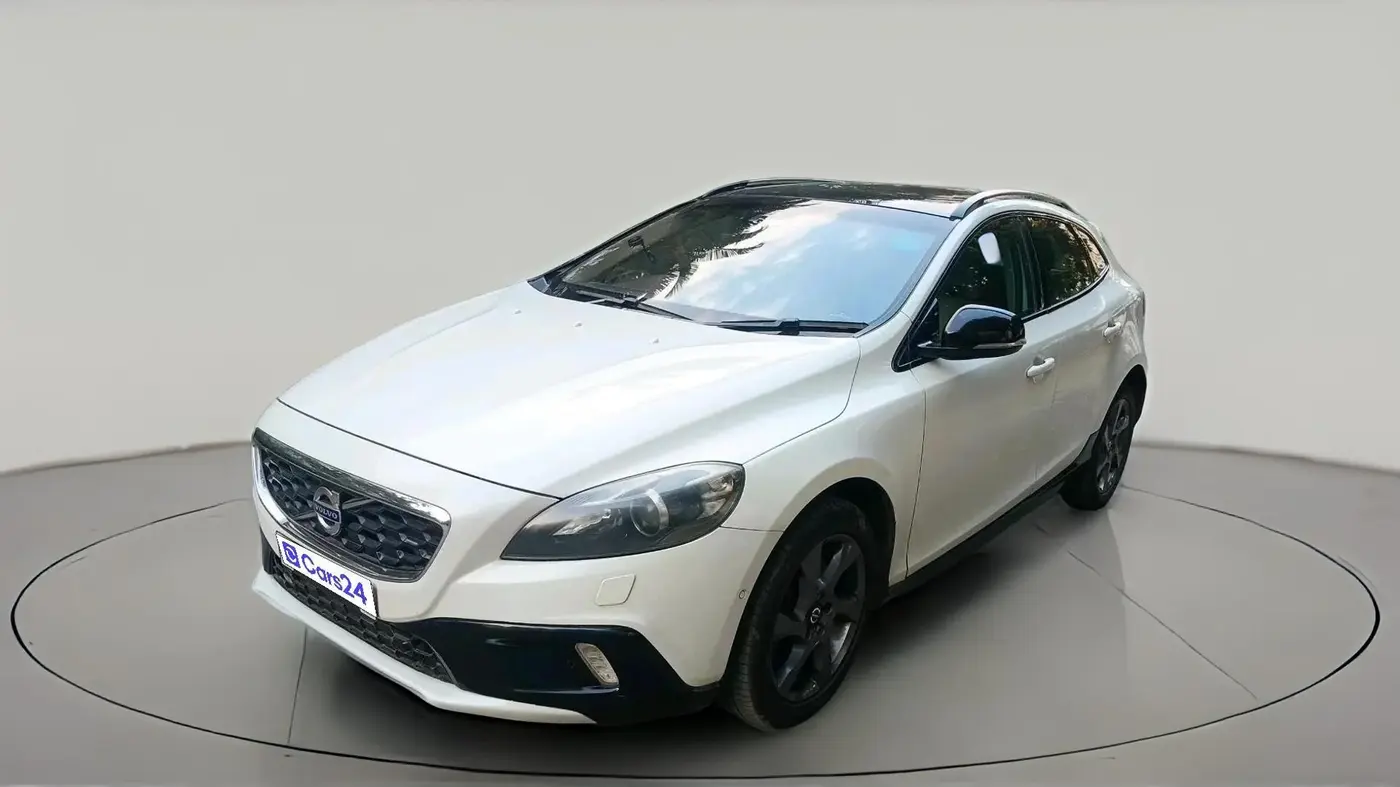 2013 Volvo V40 Cross Country D3, Diesel, Automatic, 1,00,188 km, exterior