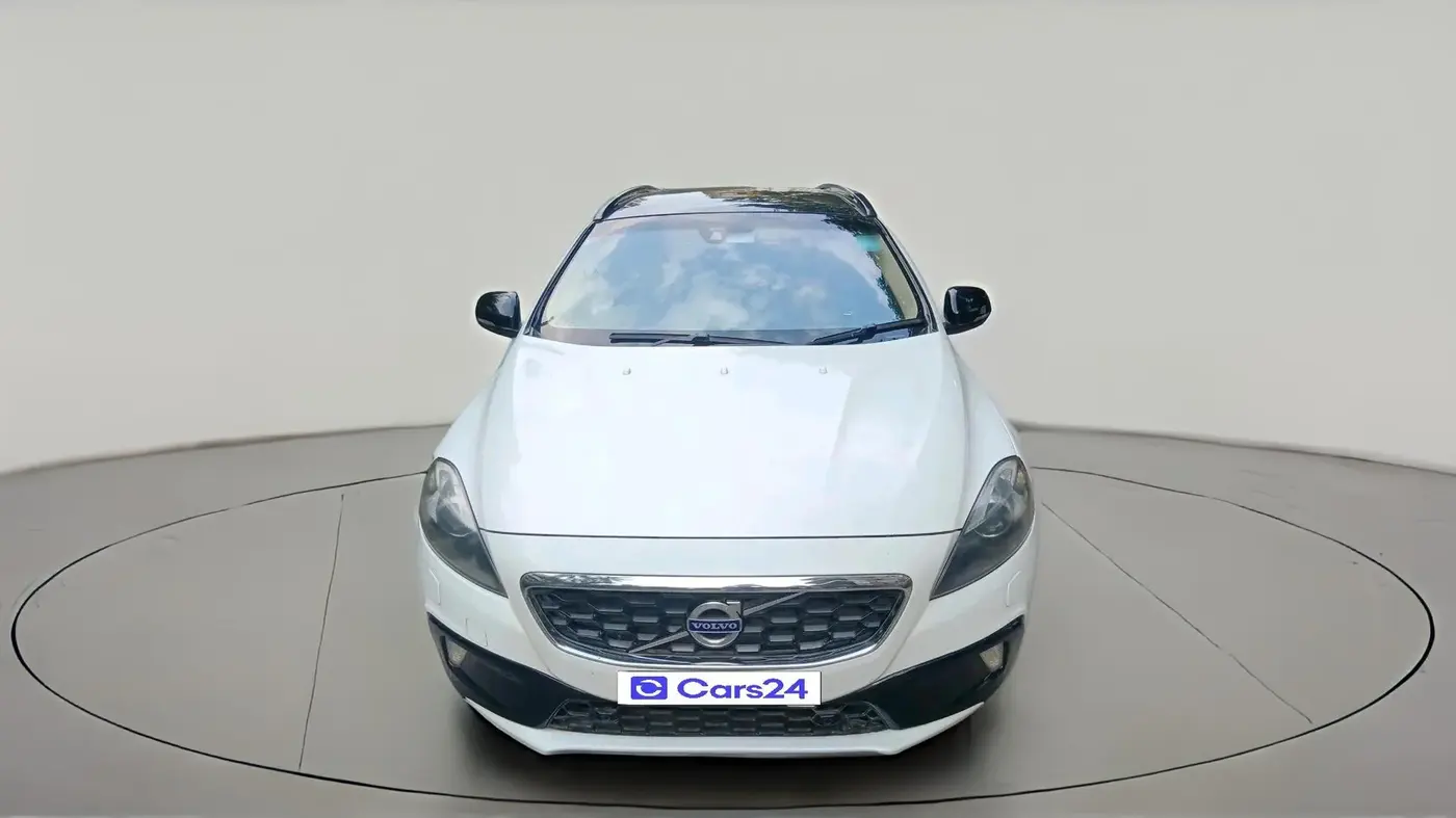 2013 Volvo V40 Cross Country D3, Diesel, Automatic, 1,00,188 km, exterior