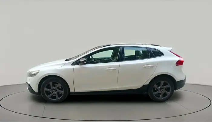 2013 Volvo V40 Cross Country D3, Diesel, Automatic, 1,00,188 km, exterior