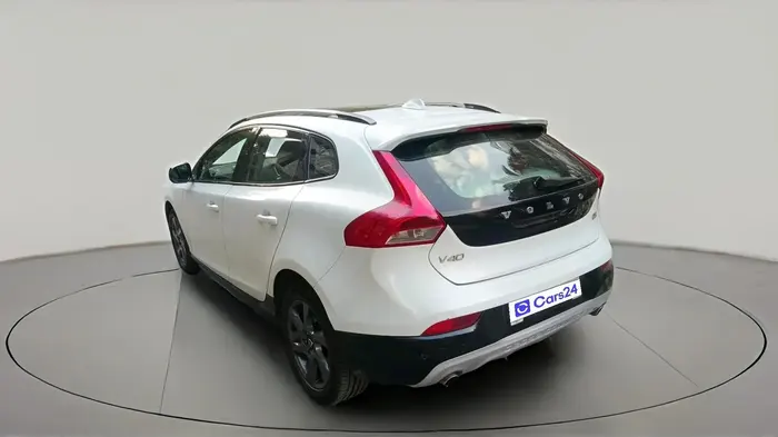 2013 Volvo V40 Cross Country D3, Diesel, Automatic, 1,00,188 km, exterior