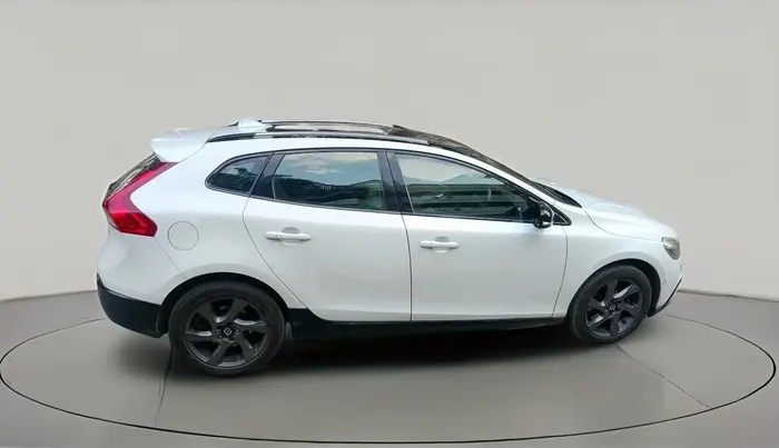 2013 Volvo V40 Cross Country D3, Diesel, Automatic, 1,00,188 km, exterior