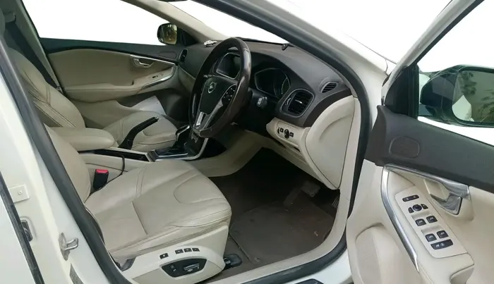 2013 Volvo V40 Cross Country D3, Diesel, Automatic, 1,00,188 km, interior